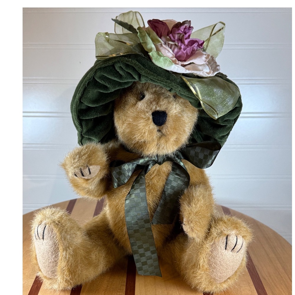 Boyds Collection TJs Best Dressed Teddy Bear Green Velvet Hat Rose 2000 Plush